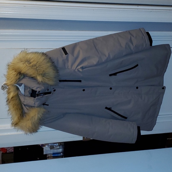 Tahari Winter Coat - Picture 2 of 8